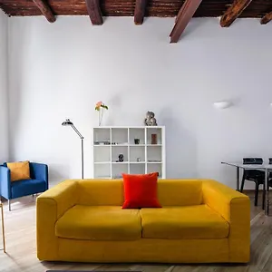 new-apartment-in-the-heart-of-the-city-centre.hotels-amalfi.com/