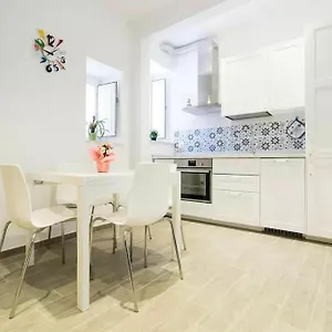 talia-ortigia-apartment.sicilyhotelsitaly.net/